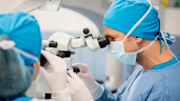 Modern eye clinic in Prague for lens replacement surgery